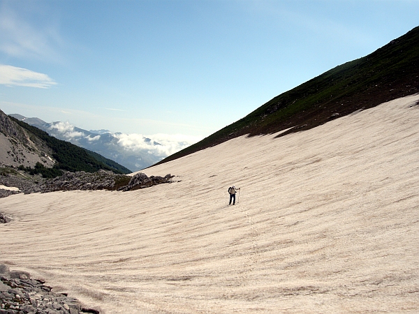 Immagine insolita: Monte Meta con il lago